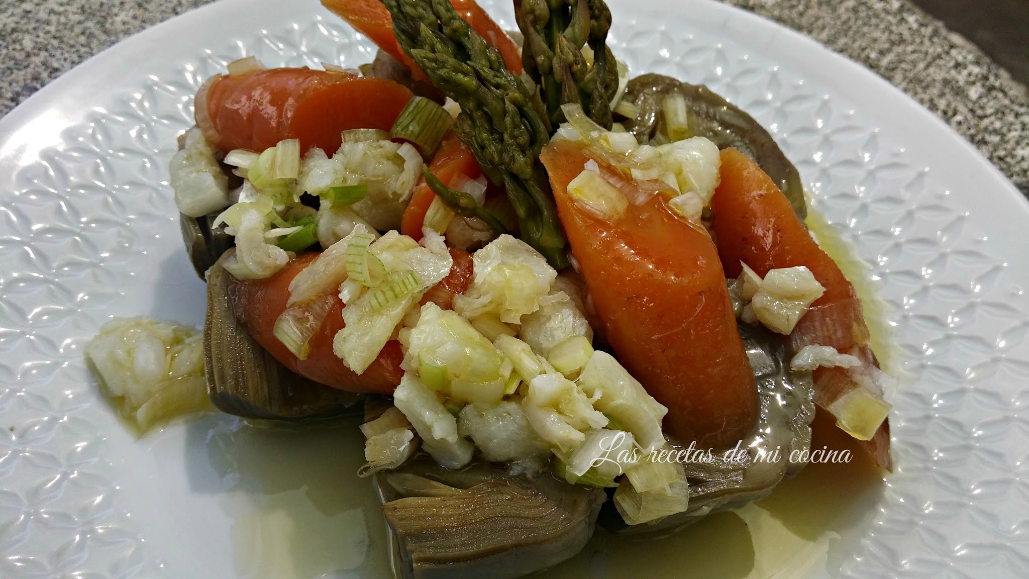 Menestra de verduras y su vinagreta con bacalao